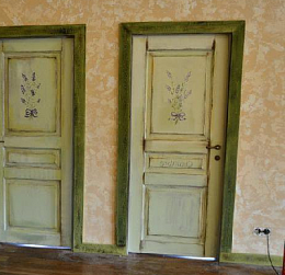 Реставрация старых дверей.